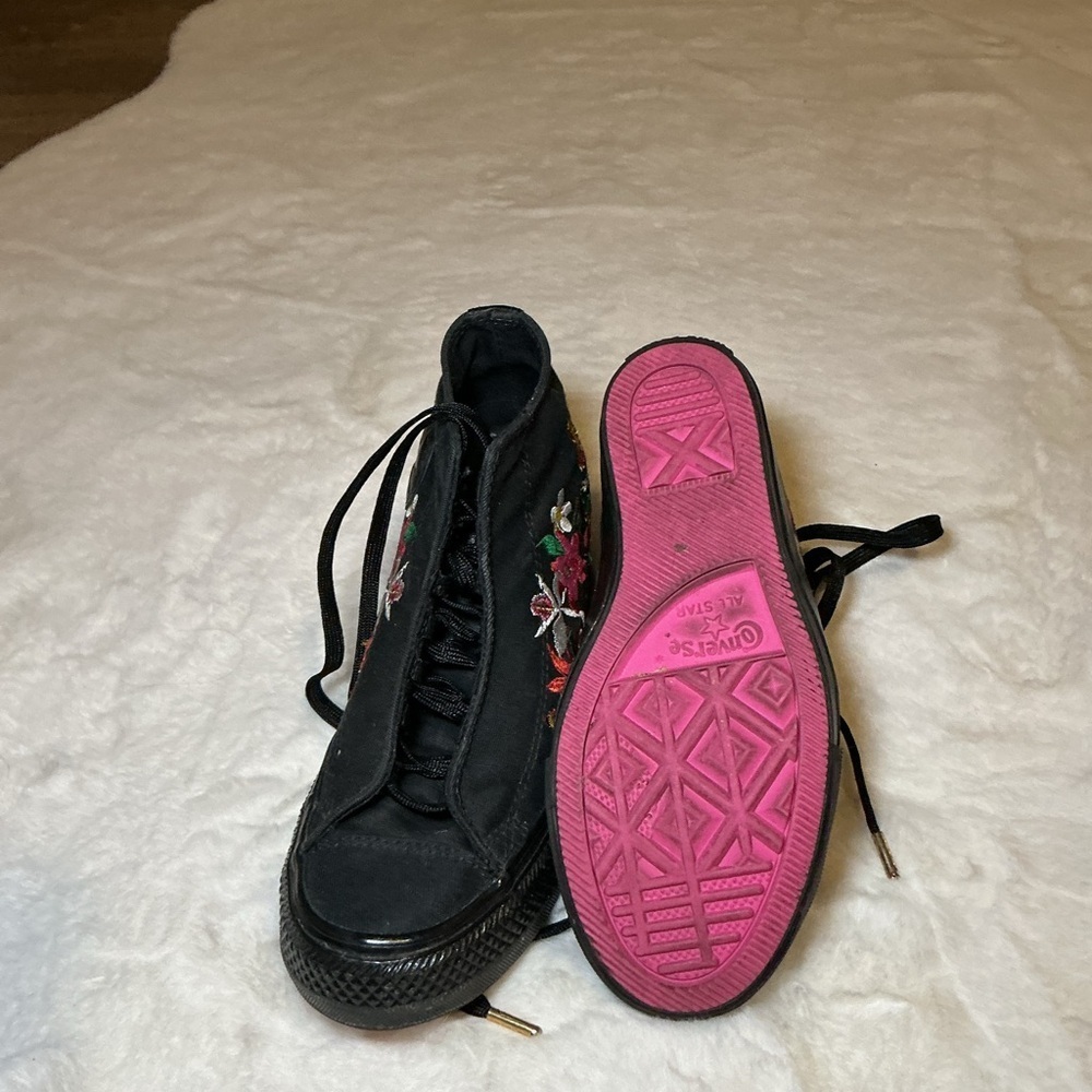 Converse Floral Embroidered High-Top Sneakers - Picture 5 of 6
